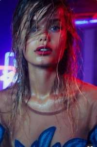 Arsız kaprissiz escort Kamuran