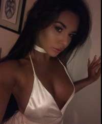 Baştan çıkaran fetişe açık escort Altin