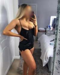 Benzersiz öpüşmeyi seven bayan Hüsniye