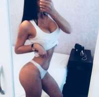 Cazibeli sakso çeken eskort çağlayan