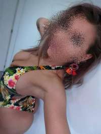 Cazibeli sarışın hanım Gülderen