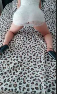 Çekici genç kadın Cemre