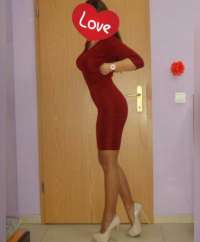 Çılgın dans yapan kadın Nermin