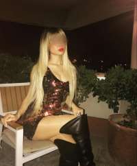 Çılgın evinde buluşan kadın Harika