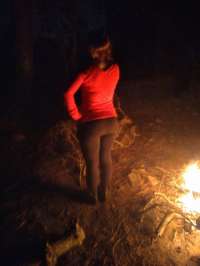 Cıvıl-cıvıl eve gelen hanım Aynur