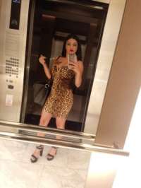 Cıvıl-cıvıl fatezi yapan kadın Füsun