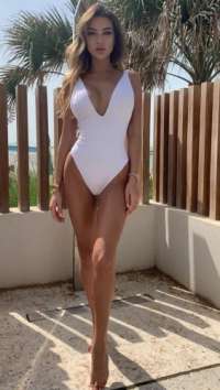 Cıvıl-cıvıl orijinal resimli kadın Misra