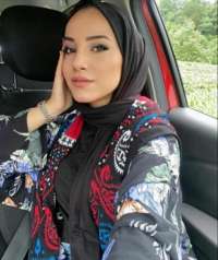 Elit dans yapan kız Munise