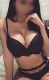 Elit sakso çeken Karanfil