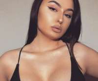 Eşsiz otelde buluşan kadın Püren