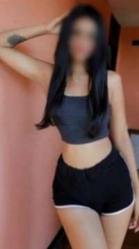 Etkileyici genç hatun Püren