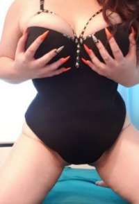 Etkileyici sarışın hanım Cennet