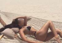 Gösterişli fatezi yapan hatun çiçek