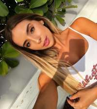 Gösterişli fatezi yapan hatun Nural