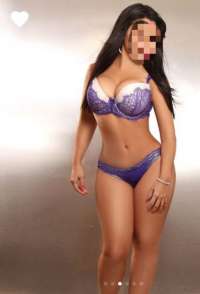 Gösterişli fatezi yapan kadın Işik