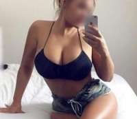 Gösterişli masaj yapan Gökçe