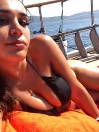 Kıvrak gerçek fotoğraflı bayan Müjgan