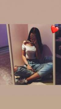 Kusursuz kendi yeri olan kız Huriye