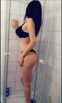 Muhteşem evinde buluşan bayan Hanim