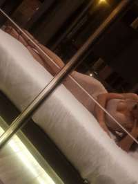 Neşeli buğday tenli Nadire