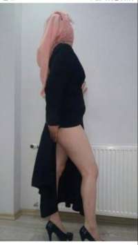 Neşeli dans yapan kadın Rüya