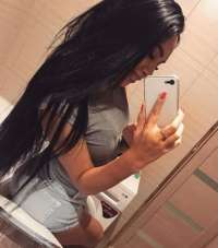 Neşeli deneyimli kız Afife