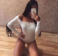 Neşeli deneyimli kız Afife