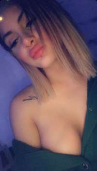 Neşeli evinde buluşan escort Jülide