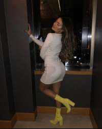 Neşeli evinde buluşan escort Melike