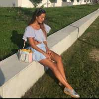 Neşeli evinde buluşan escort Melike