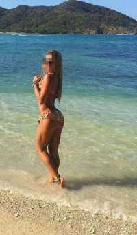 Neşeli evinde buluşan hatun öğüt