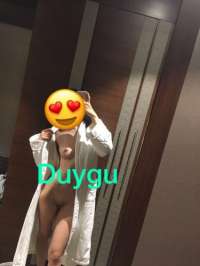 Neşeli evinde buluşan hatun öğüt