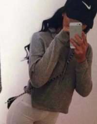 Neşeli kumral escort Delfin