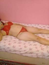 Neşeli masaj yapan bayan Nebahat