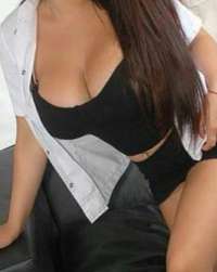 Neşeli saksocu bayan Gül