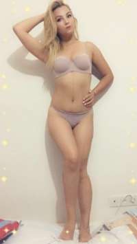 Olağanüstü buğday tenli kız Fahrünissa