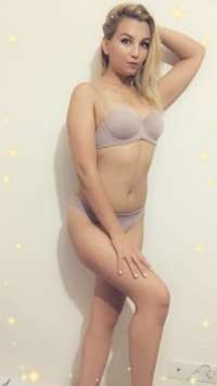 Olağanüstü buğday tenli kız Fahrünissa