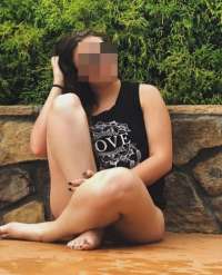 Olağanüstü esmer kız Diba