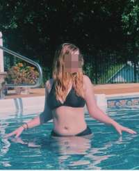 Olağanüstü esmer kız Diba