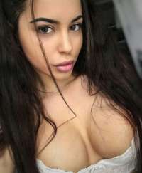 Olağanüstü esmer kız Ferhan