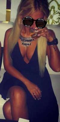 Olağanüstü eve gelen bayan Azize