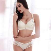 Seçkin öpüşmeyi seven kız Meftun