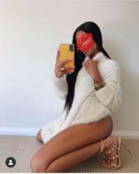 Seksapel otelde buluşan escort Devran