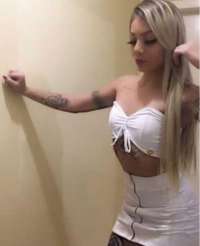 Seksapel sarışın escort Halenur