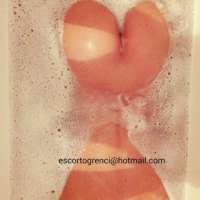 Şık beyaz tenli kadın Letafet