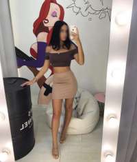 Şık fatezi yapan kadın Dicle