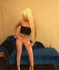 Şık masaj yapan kadın