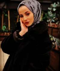 Şımarık evinde buluşan eskort Akife