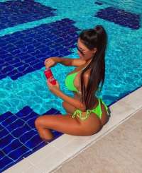 Şımarık kumral bayan Hasibe