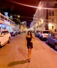 Şımarık oral yapan bayan Bedihe